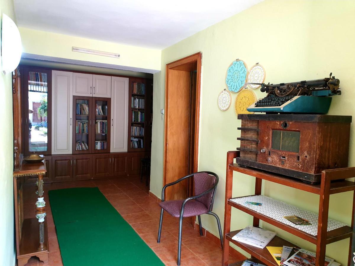 Vila Koltrina Shkodër エクステリア 写真