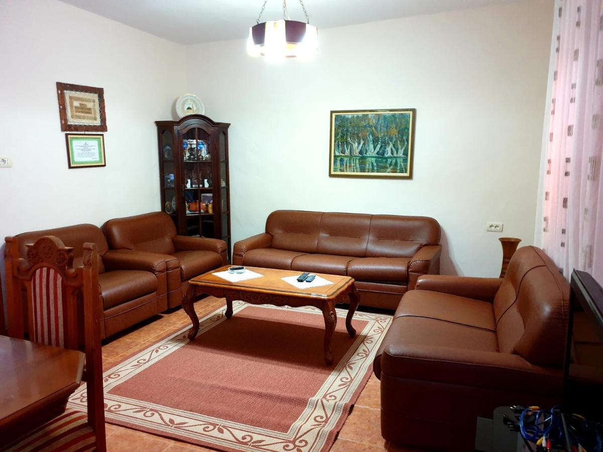 Vila Koltrina Shkodër エクステリア 写真